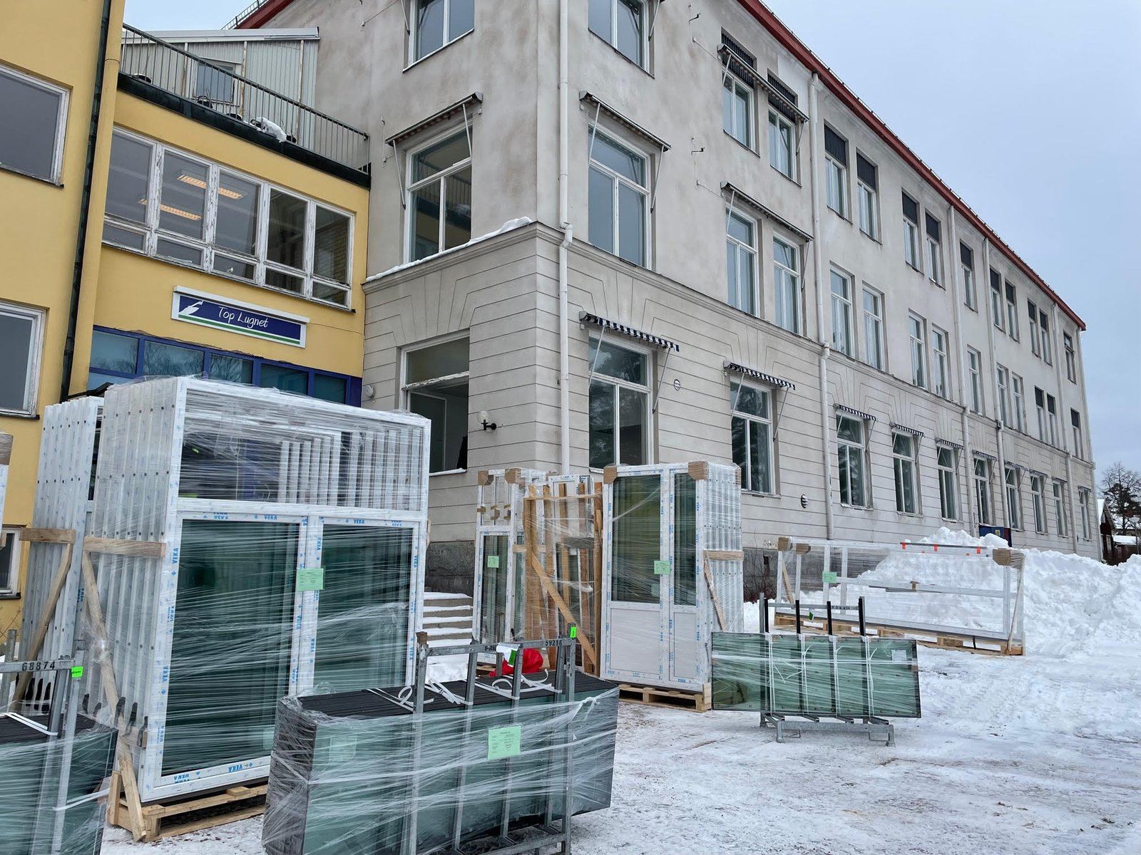 Nya fönster levererade till fastigheten i Falun