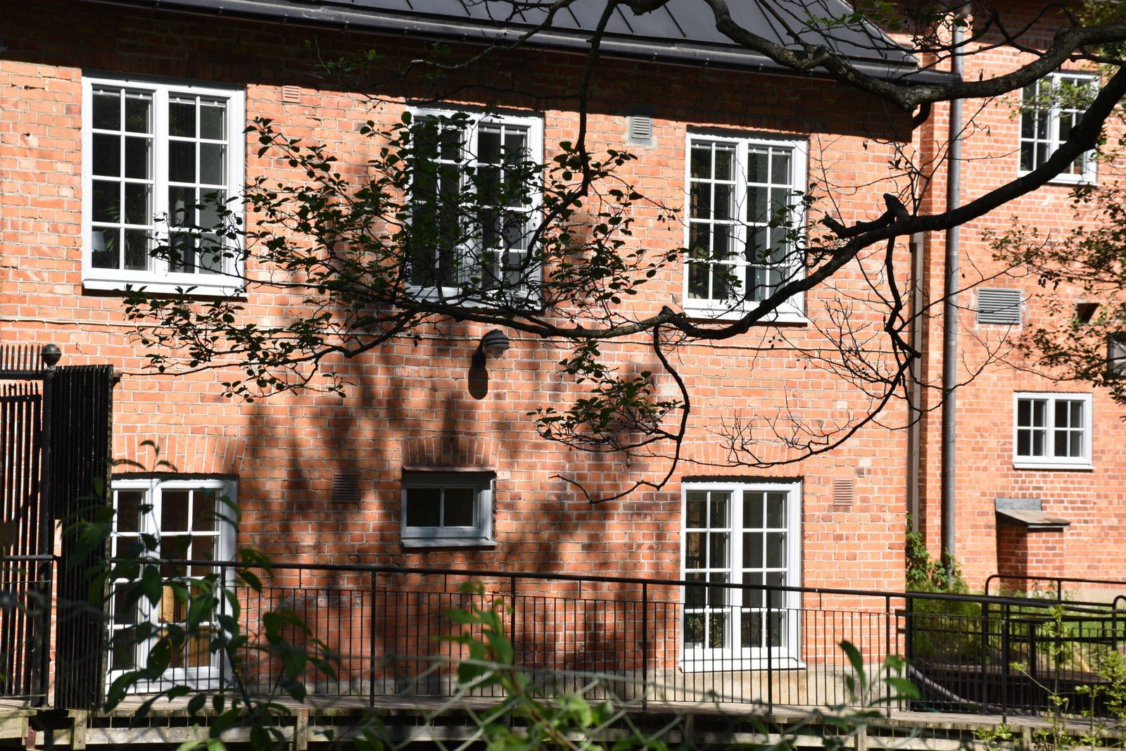 Fönster mot vattnet i Värmbol